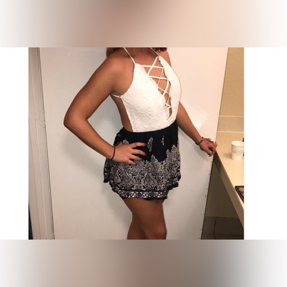 Fashion nova romper size small